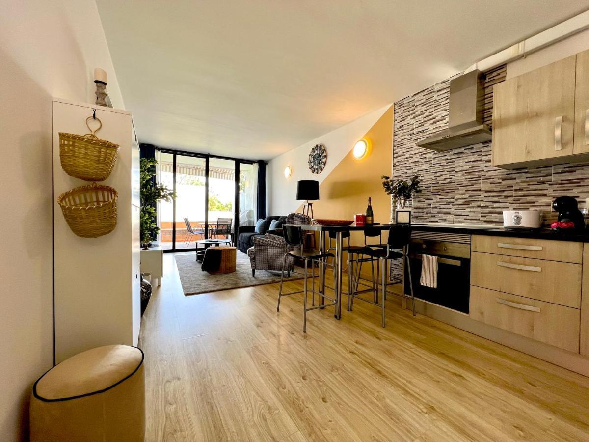 Stunning Lovely Flat With Pool And Strong Wi-Fi, 31 Arona  Exteriér fotografie