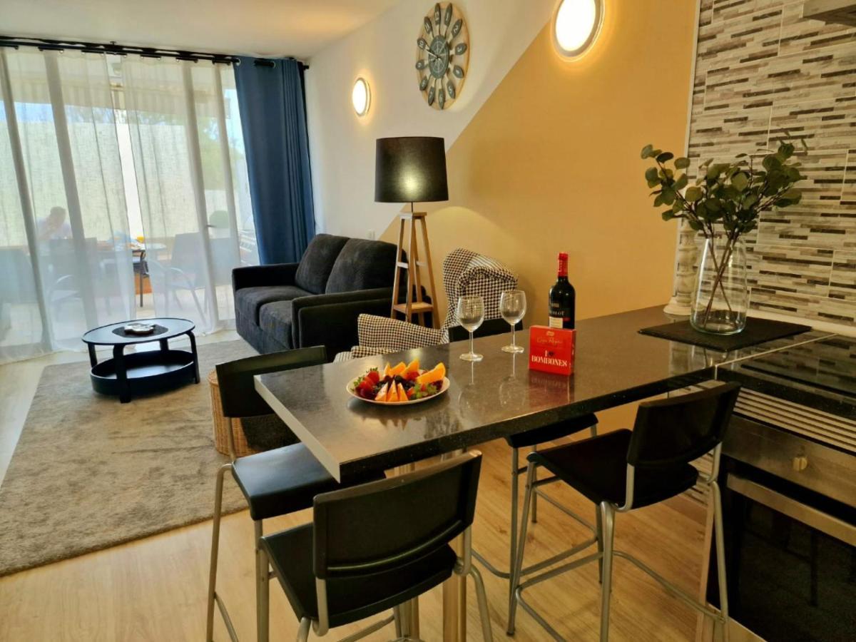 Stunning Lovely Flat With Pool And Strong Wi-Fi, 31 Arona  Exteriér fotografie